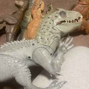 Gray Dinosaur Reptile Toy jw Dominus Rex
